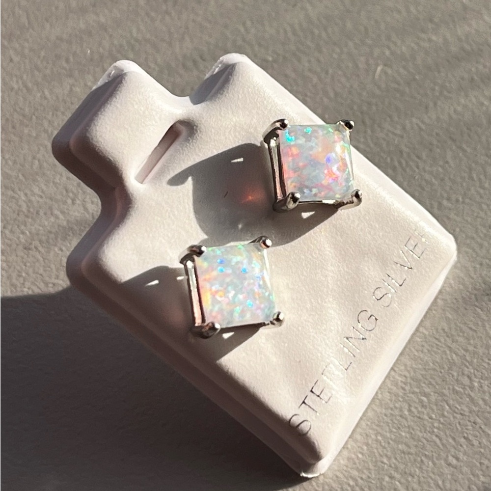 ✨ NWT White Opal Square Stud Earrings – Solid 925 Sterling Silver ✨